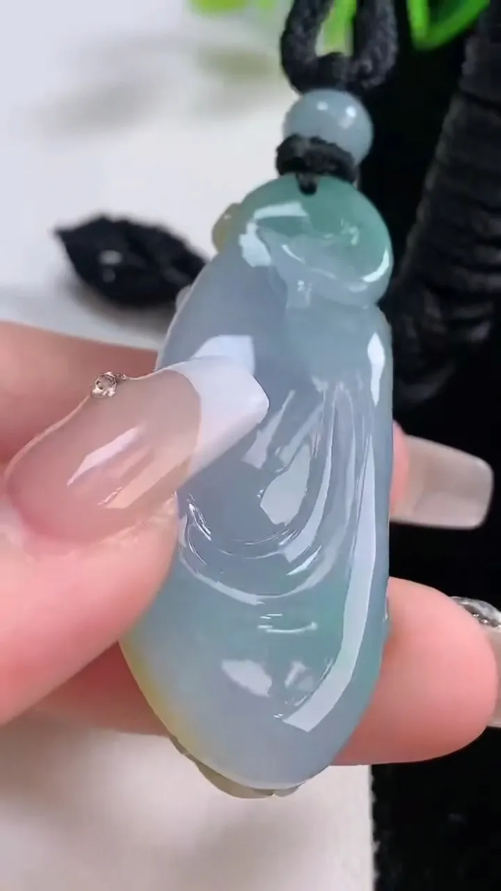 天然A货翡翠紫罗兰财神爷吊坠，尺寸48.2-22-15.2，重量:30.66g
12月22日