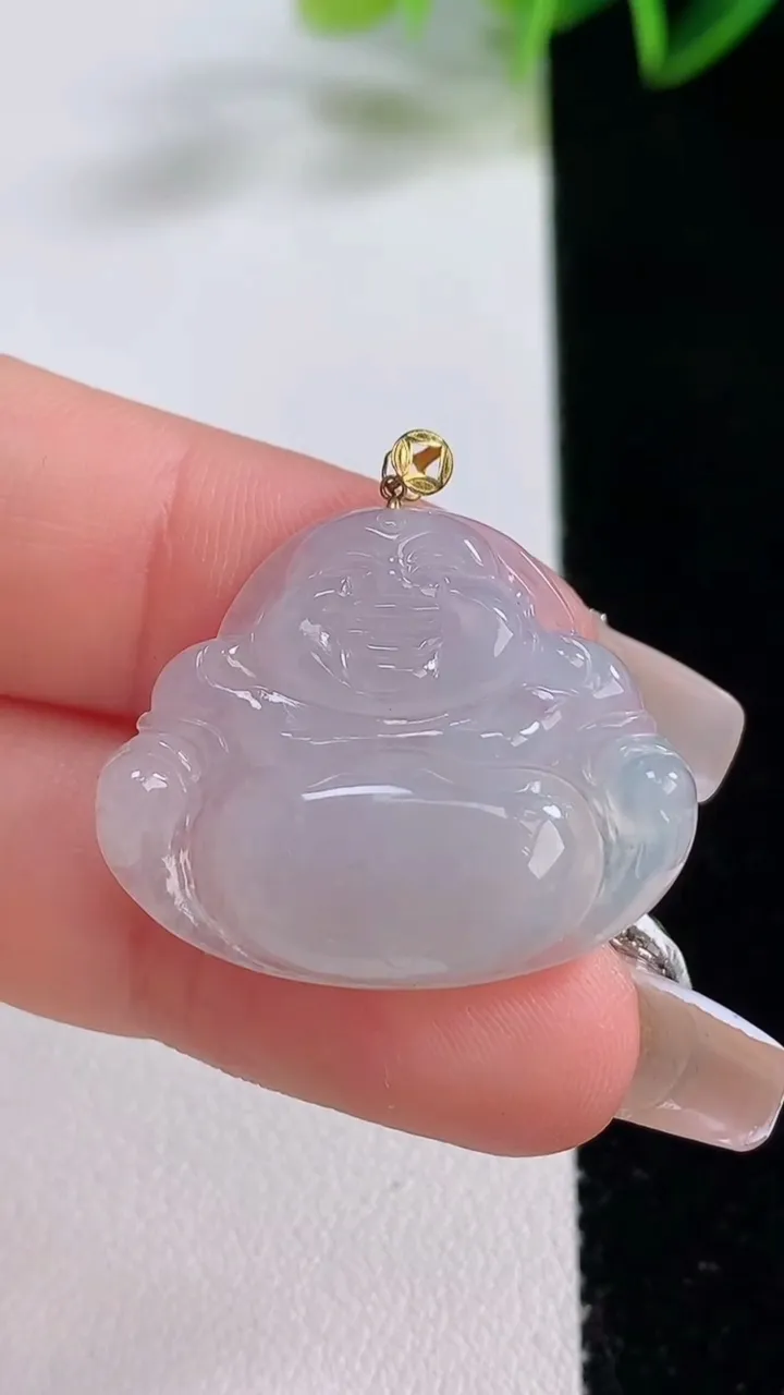 天然A货翡翠种白冰佛公吊坠，尺寸22.8-27.7-4.4，重量:4.55g
12月22日