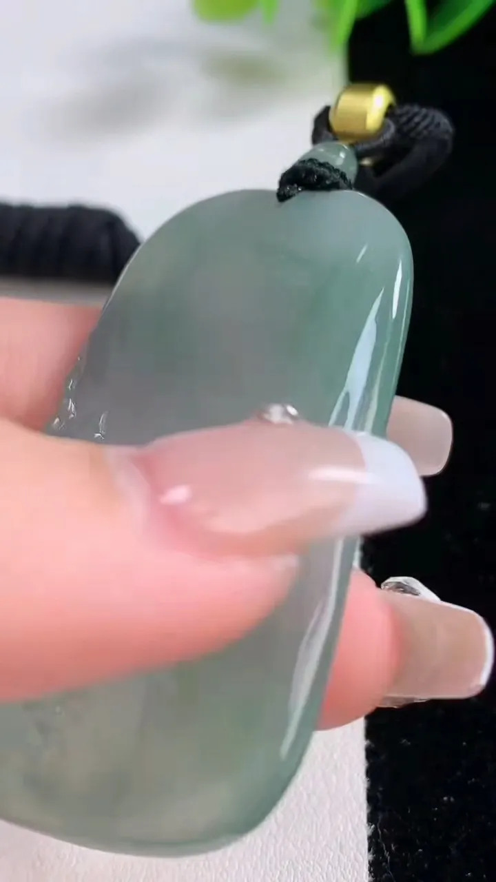 天然A货翡翠悟道吊坠，尺寸57-34-4.7，重量:29.01g
12月22日