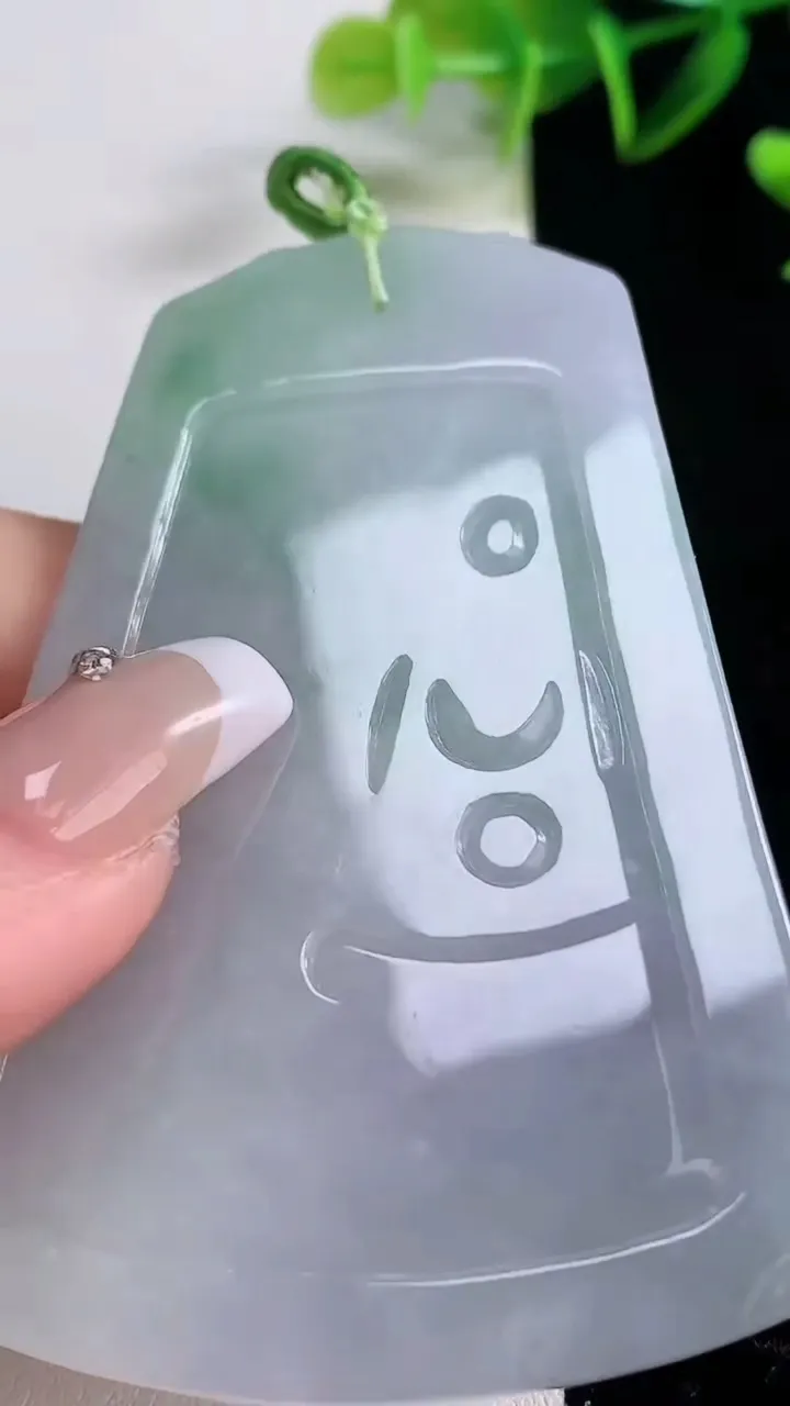 天然A货翡翠大势至菩萨吊坠，尺寸73-51.6-4.4，重量:40.91g
12月22日