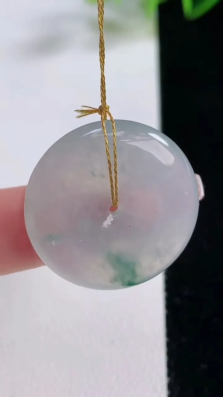 天然A货翡翠冰种飘花平安扣吊坠，尺寸26.4-5.2，重量:8.05g
12月22日