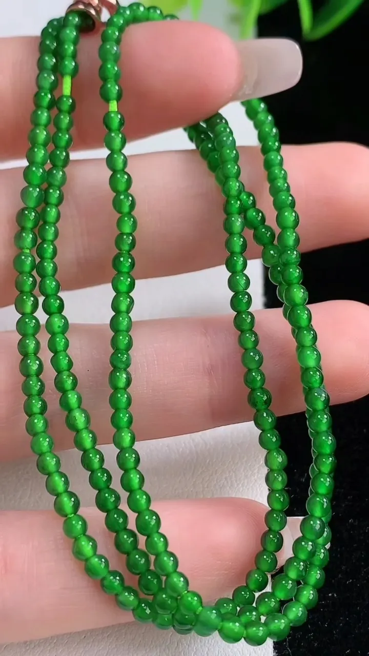 天然A货翡翠小米珠项链，尺寸2.6，重量:7.98g12月22日
工厂直销收藏佳品,种好水足，色泽均