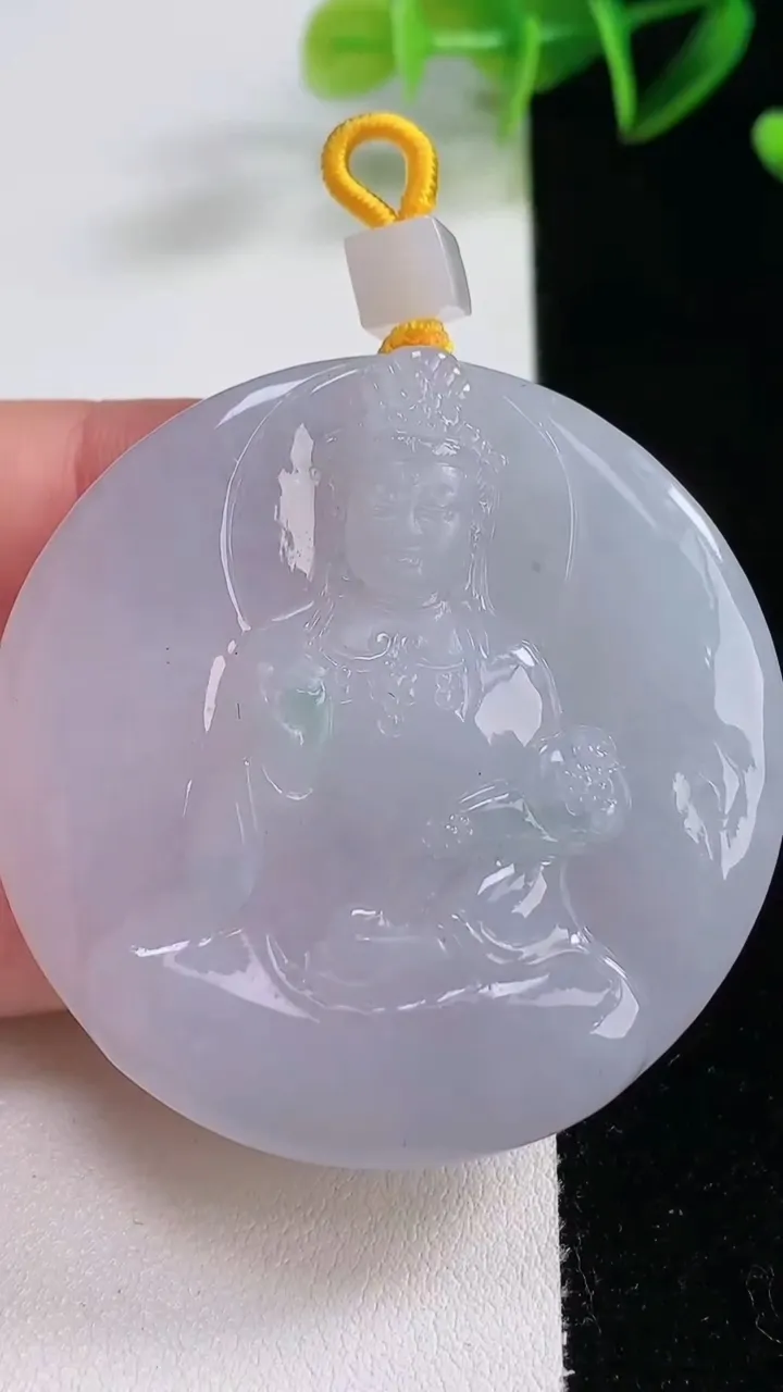 天然A货翡翠紫罗兰大势至菩萨吊坠，尺寸49.5-9.1，重量:46.90g
12月22日