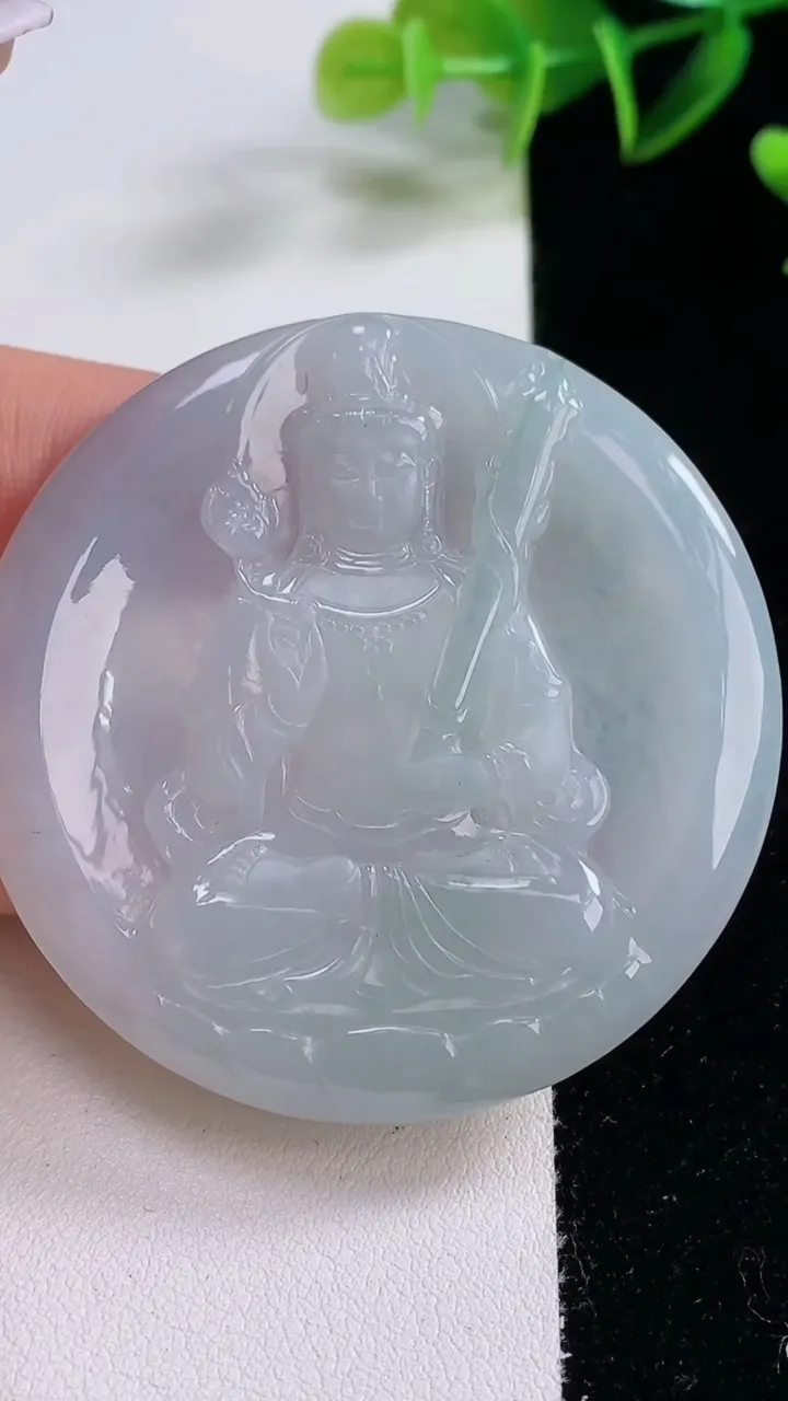 天然A货翡翠紫罗兰虚空藏菩萨吊坠，尺寸54-5.6，重量:33.16g
12月22日