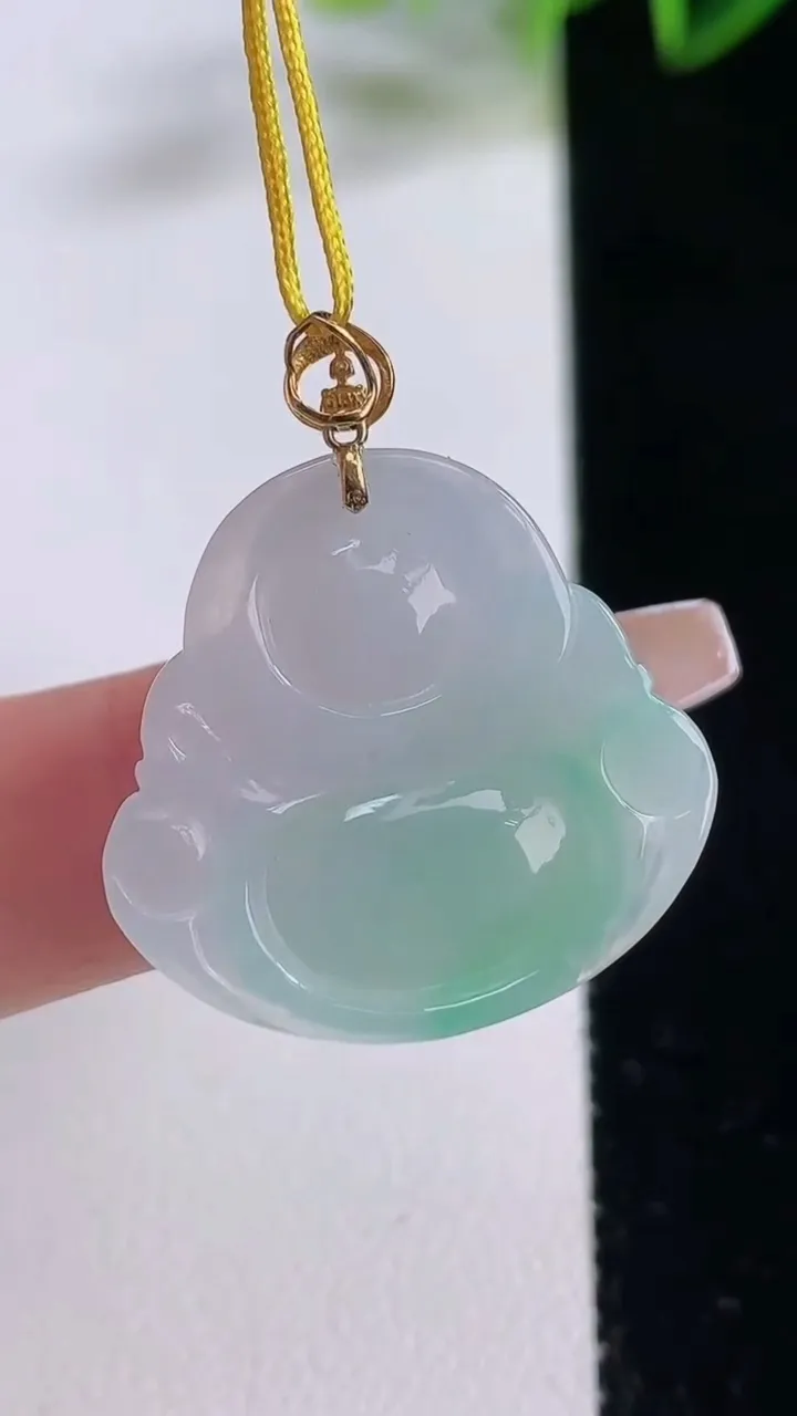 天然A货翡翠佛公吊坠，尺寸24.4-25.7-5.6，重量:5.14g
12月22日