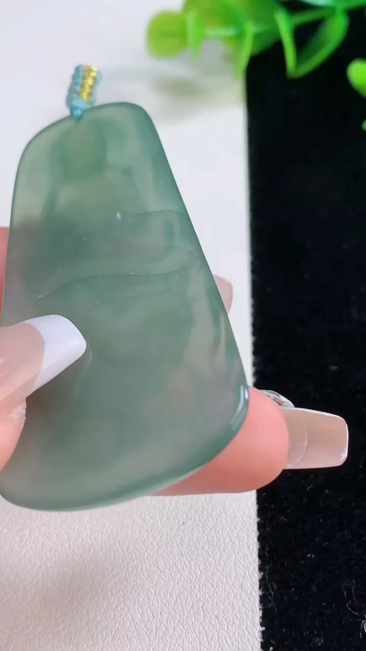 天然A货翡翠文殊菩萨吊坠，尺寸61.8-31-5.9，重量:22.35g
12月22日