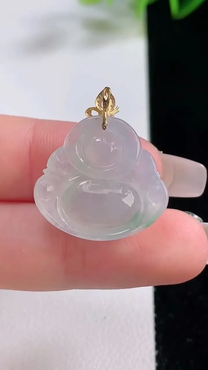 天然A货翡翠佛公吊坠，尺寸19.8-21.8-6，重量:4.03g
12月22日