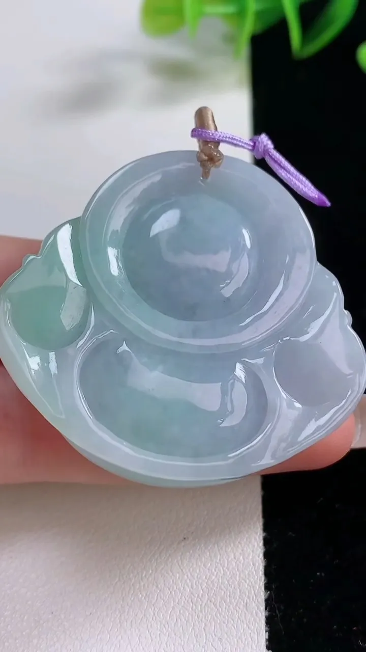 天然A货翡翠佛公吊坠，尺寸41.4-44.8-12.7，重量:36.15g
12月22日