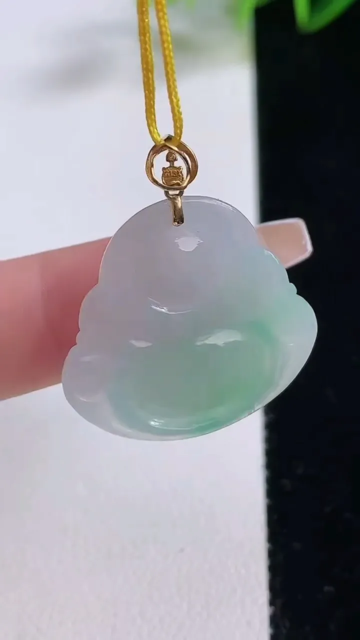 天然A货翡翠佛公吊坠，尺寸24.4-25.7-5.6，重量:5.14g
12月22日