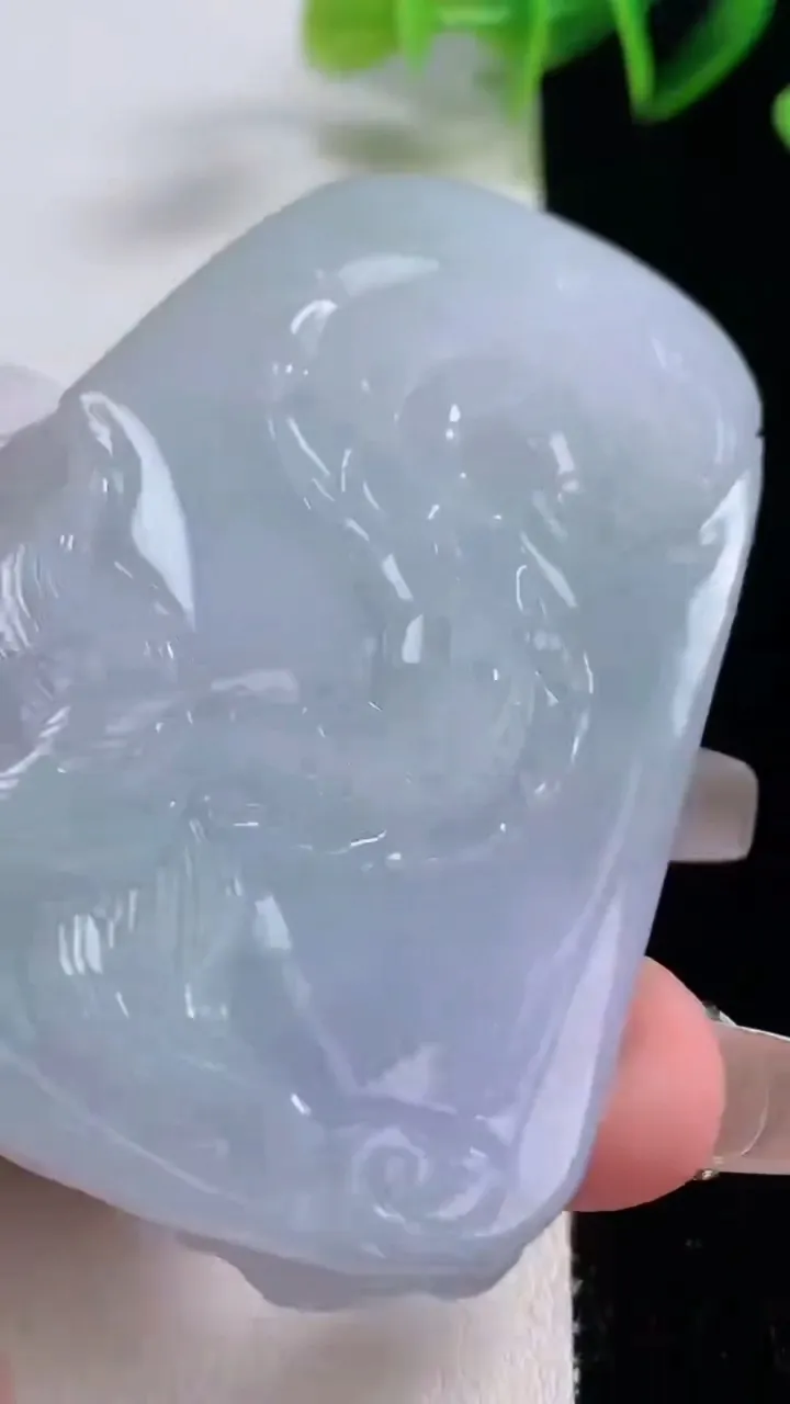 天然A货翡翠紫罗兰御龙阿弥陀佛吊坠，尺寸63.4-46.4-9.4，重量:52.47g
12月22日