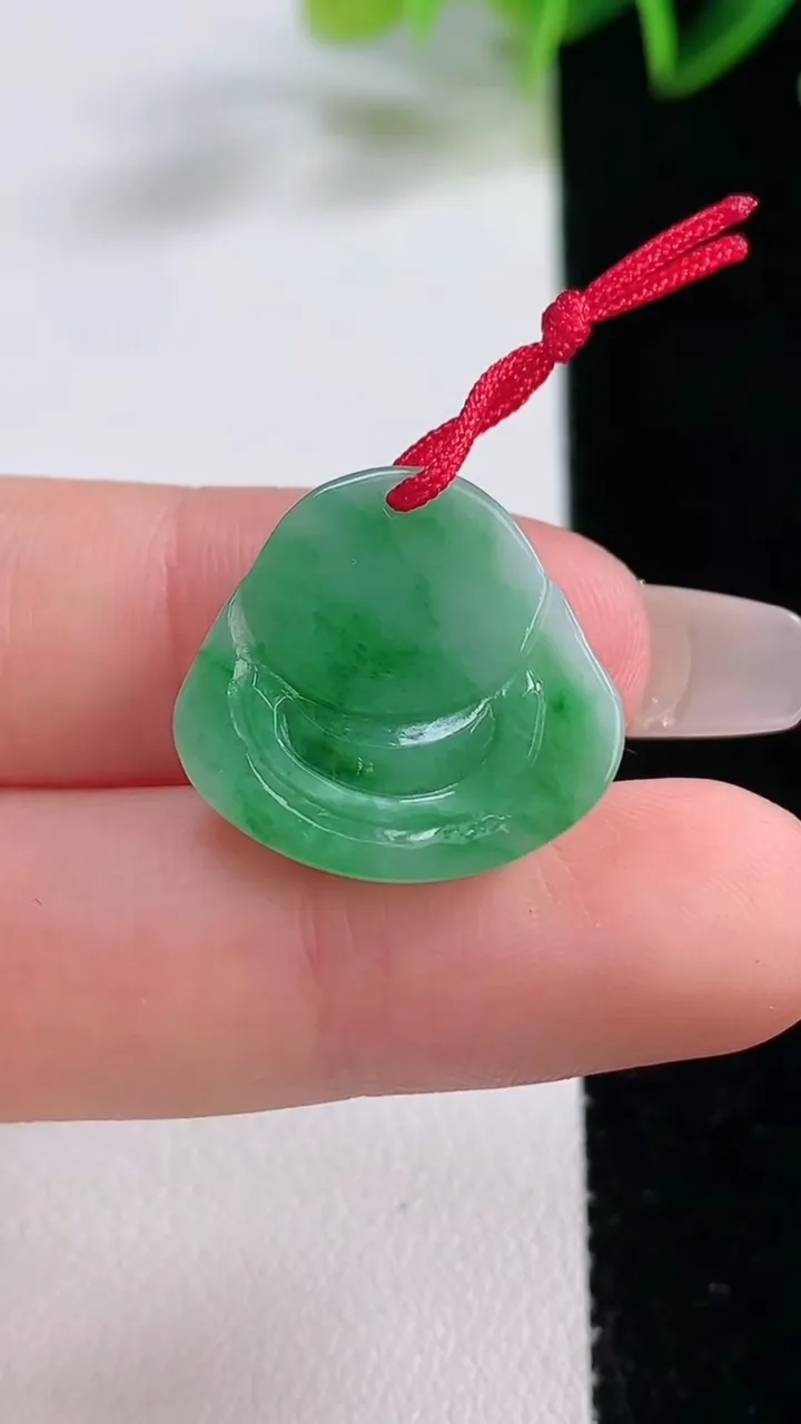 天然A货翡翠佛公吊坠，尺寸19-20.2-4.6，重量:2.98g
12月22日