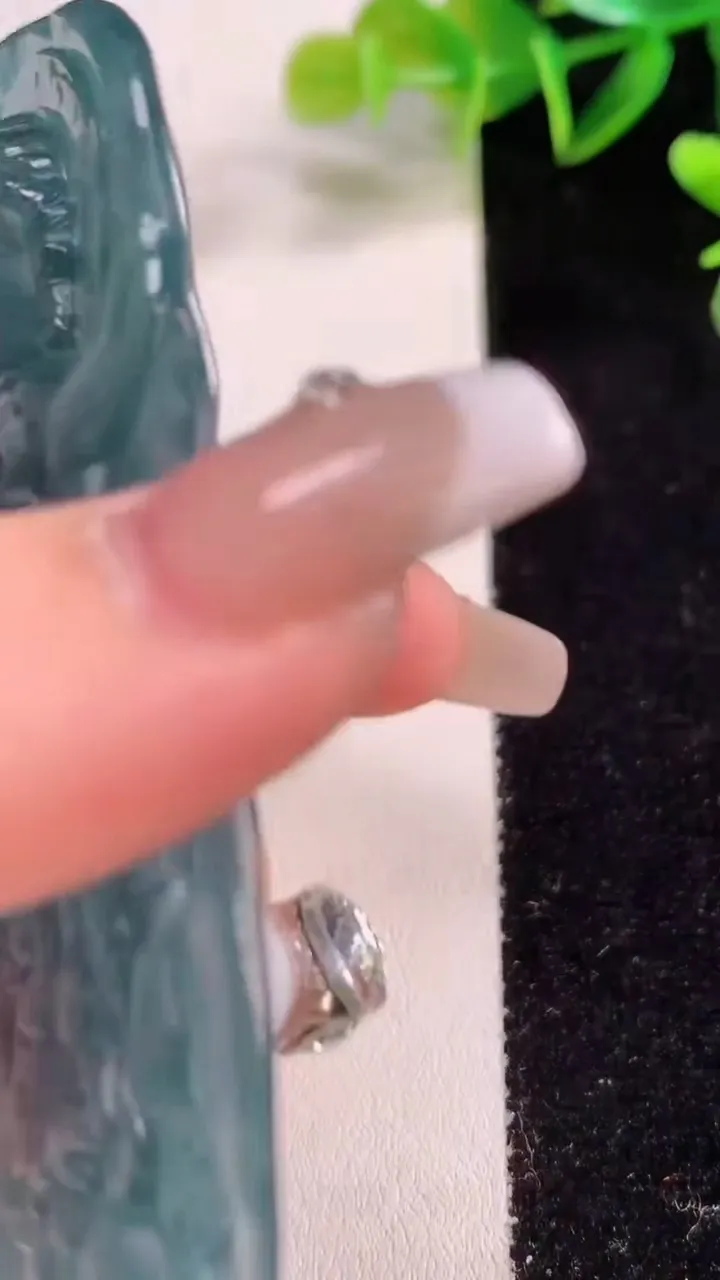 天然A货翡翠文殊菩萨吊坠，尺寸78-49.6-9.4，重量:59.52g
12月22日