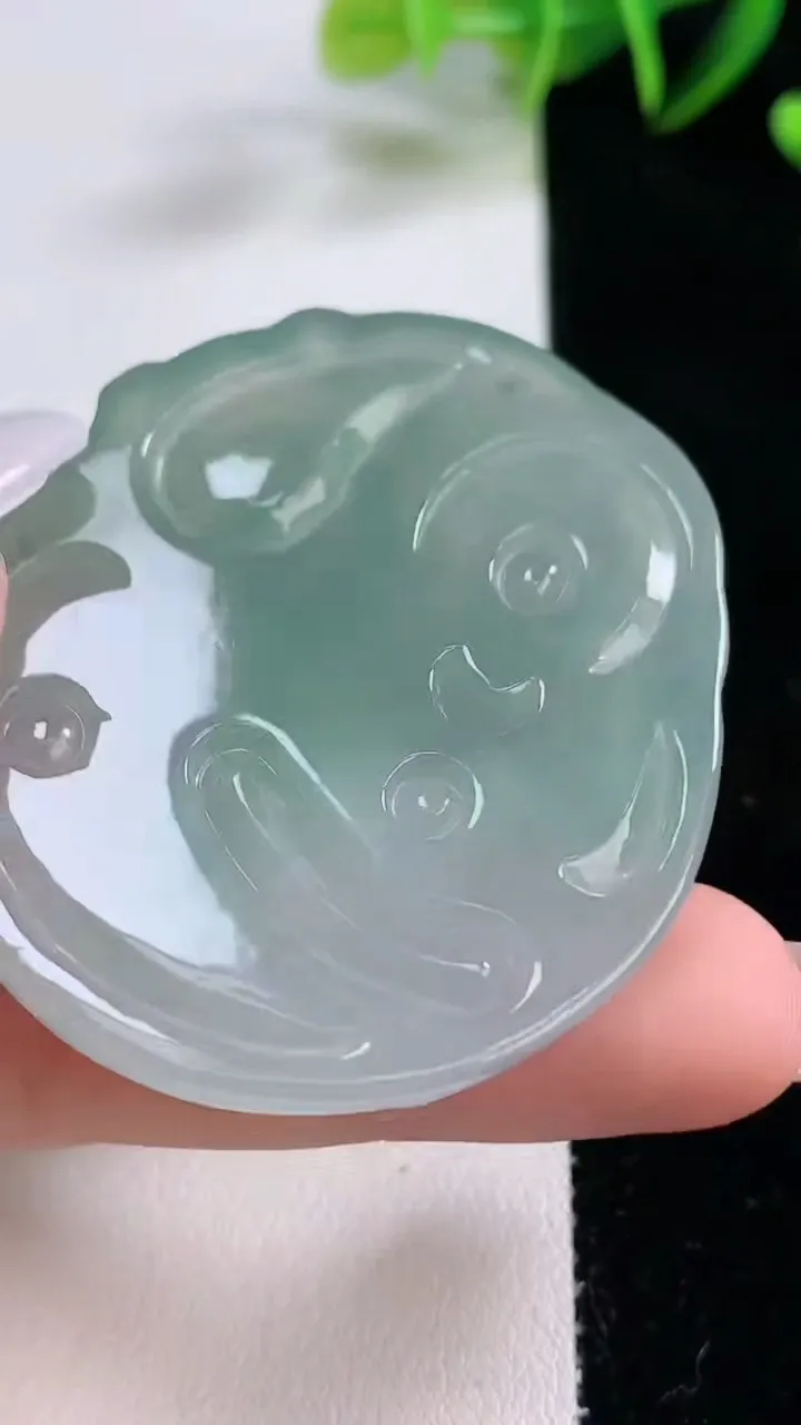 天然A货翡翠文殊菩萨吊坠，尺寸49-45-7，重:30.10g
12月22日