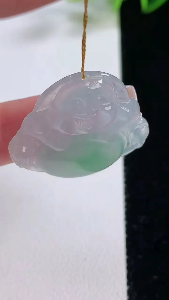 天然A货翡翠佛公吊坠，尺寸29-29.5-4.7，重量:6.48g
12月22日
