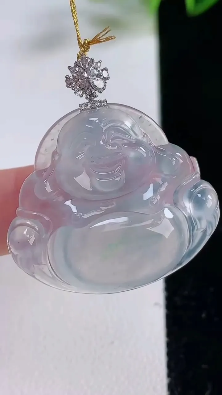 天然A货翡翠佛公吊坠，尺寸29.4-32.7-5.7，重量:8.47g
12月23日