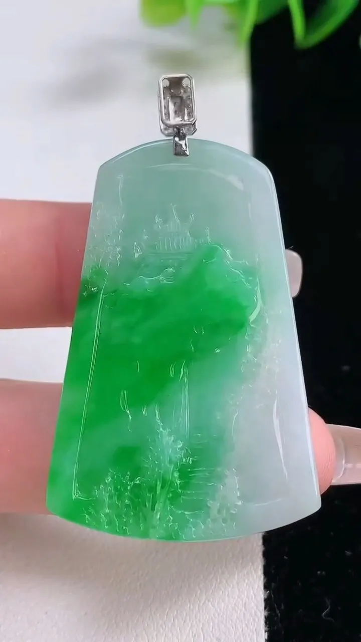 天然A货翡翠山水牌吊坠，尺寸46.6-30-5.3，重量:16.23g
12月23日