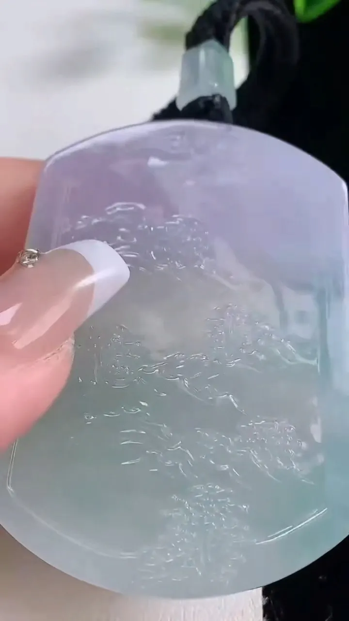 天然A货翡翠种春带彩紫罗兰山水牌吊坠，尺寸55-41.4-5.8，重量:39.64g
12月23日