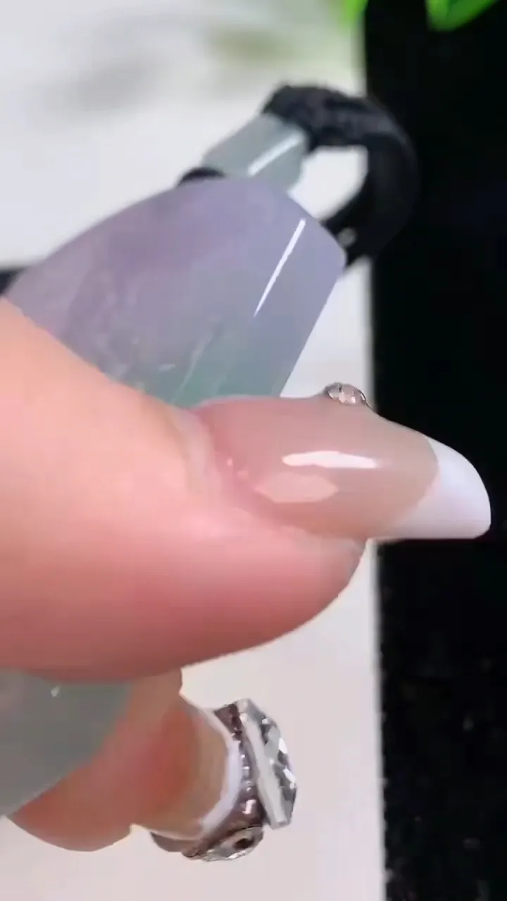 天然A货翡翠种春带彩紫罗兰山水牌吊坠，尺寸55-41.4-5.8，重量:39.64g
12月23日