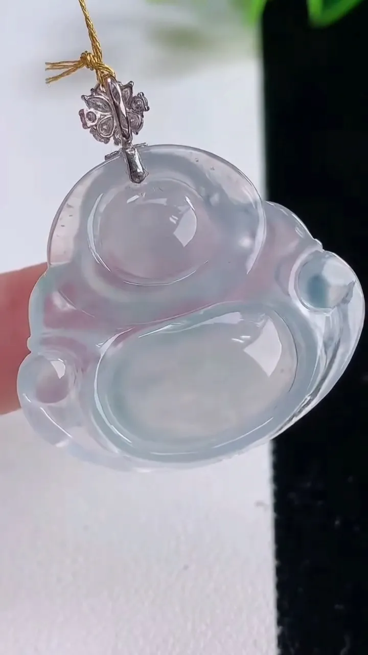 天然A货翡翠佛公吊坠，尺寸29.4-32.7-5.7，重量:8.47g
12月23日