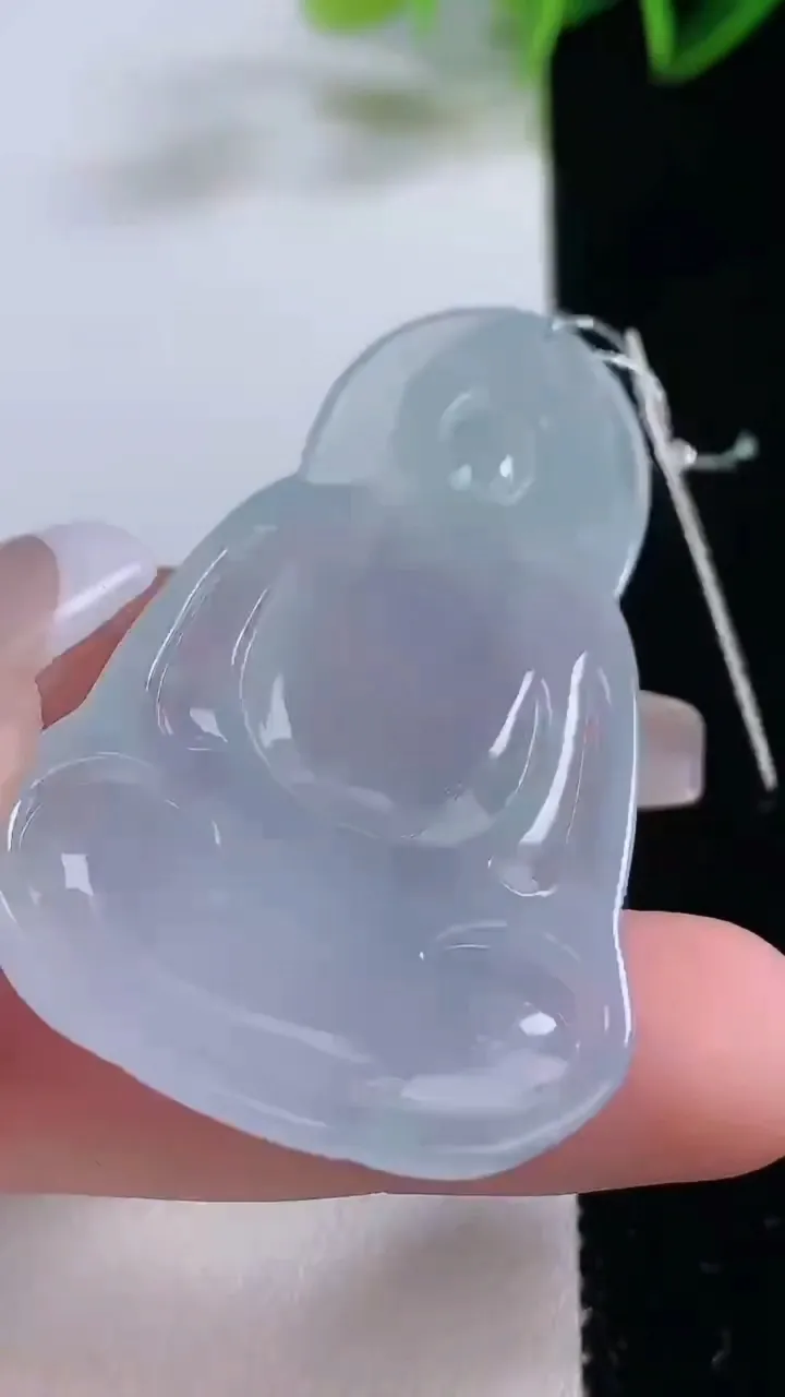 天然A货翡翠种紫罗兰观音菩萨吊坠，尺寸53.8-32.3-5.6，重量:17.20g
12月23日