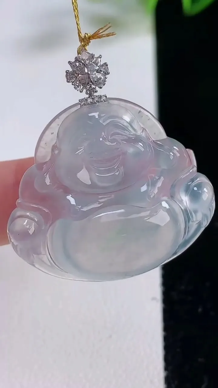 天然A货翡翠佛公吊坠，尺寸29.4-32.7-5.7，重量:8.47g
12月23日