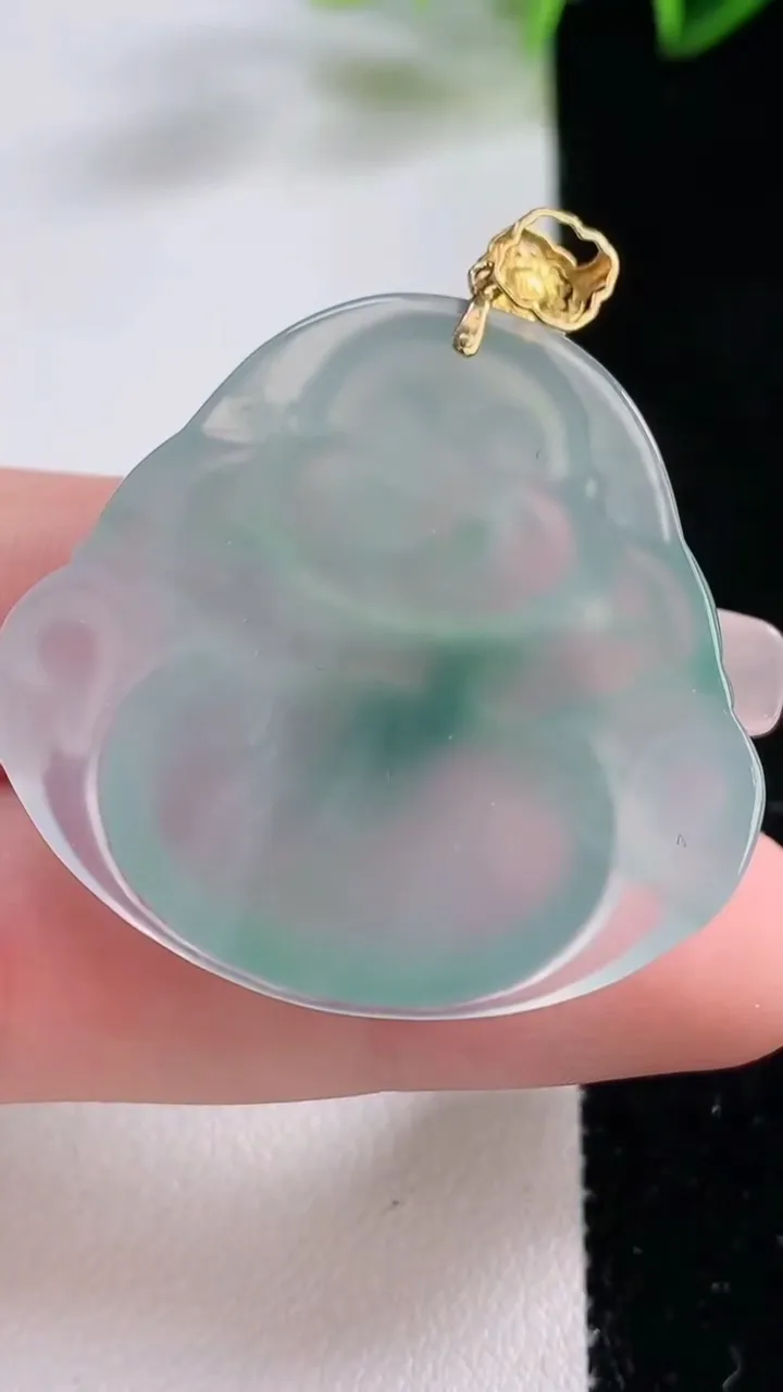 天然A货翡翠种飘花佛公吊坠，尺寸34.6-37-7，重量:13.61g
12月23日