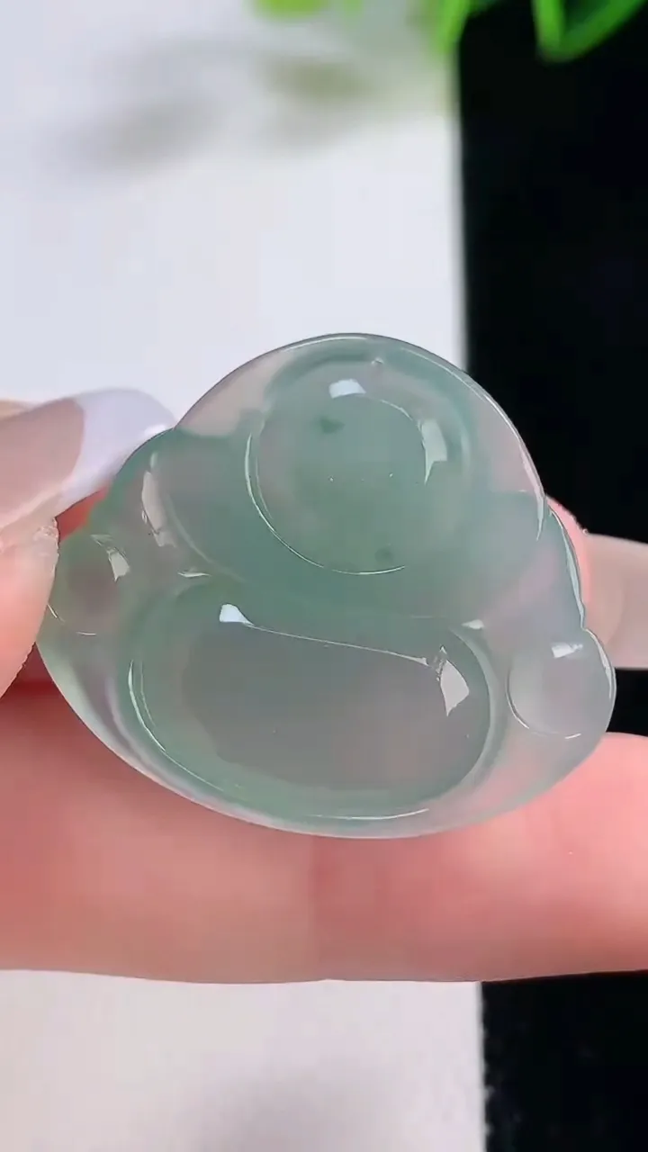 天然A货翡翠佛公吊坠，尺寸26.3-30.6-5.8，重量:7.03g
12月23日