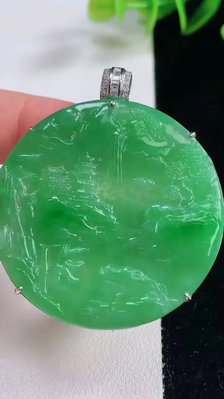 天然A货翡翠山水牌吊坠，尺寸44.4-5.7，重量:19.30g
12月23日