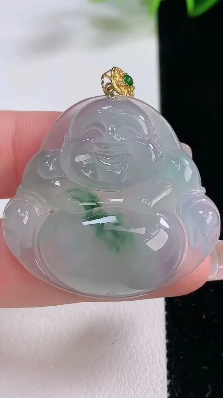 天然A货翡翠种飘花佛公吊坠，尺寸34.6-37-7，重量:13.61g
12月23日