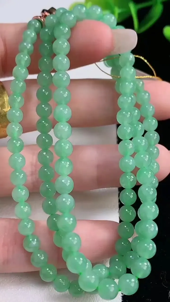 天然A货翡翠圆珠项链，尺寸5-115颗，重量:25.15g12月23日
工厂直销收藏佳品,种好水足，