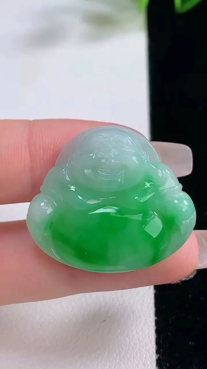 天然A货翡翠佛公吊坠，尺寸26-30-5.7，重量:7.69g
12月23日