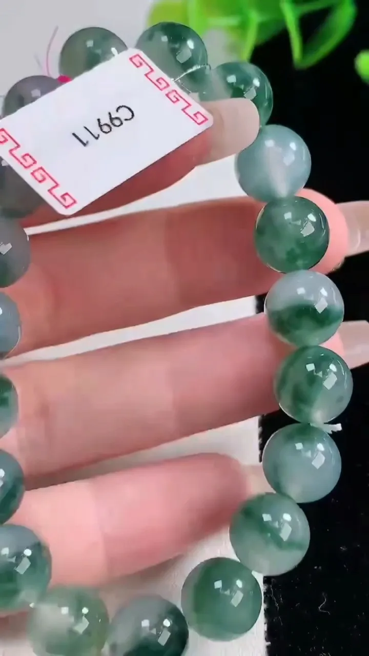 天然A货翡翠种飘花圆珠手串，尺寸10-19颗，重量:32.18g12月23日
工厂直销收藏佳品,种好水足，色泽均匀，有种有色，上手高大气！