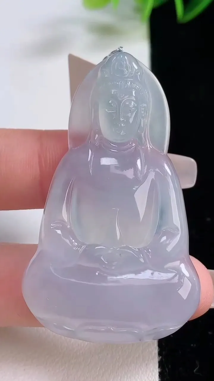 天然A货翡翠种紫罗兰观音菩萨吊坠，尺寸53.8-32.3-5.6，重量:17.20g
12月23日