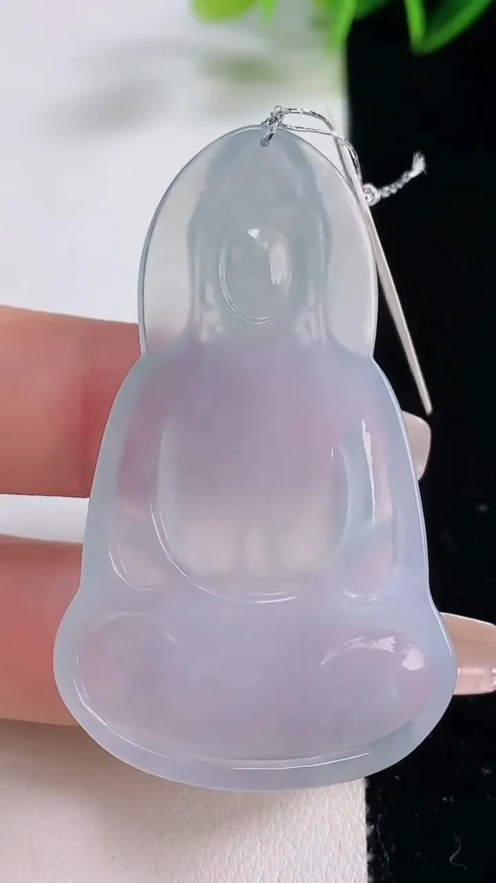 天然A货翡翠种紫罗兰观音菩萨吊坠，尺寸53.8-32.3-5.6，重量:17.20g
12月23日