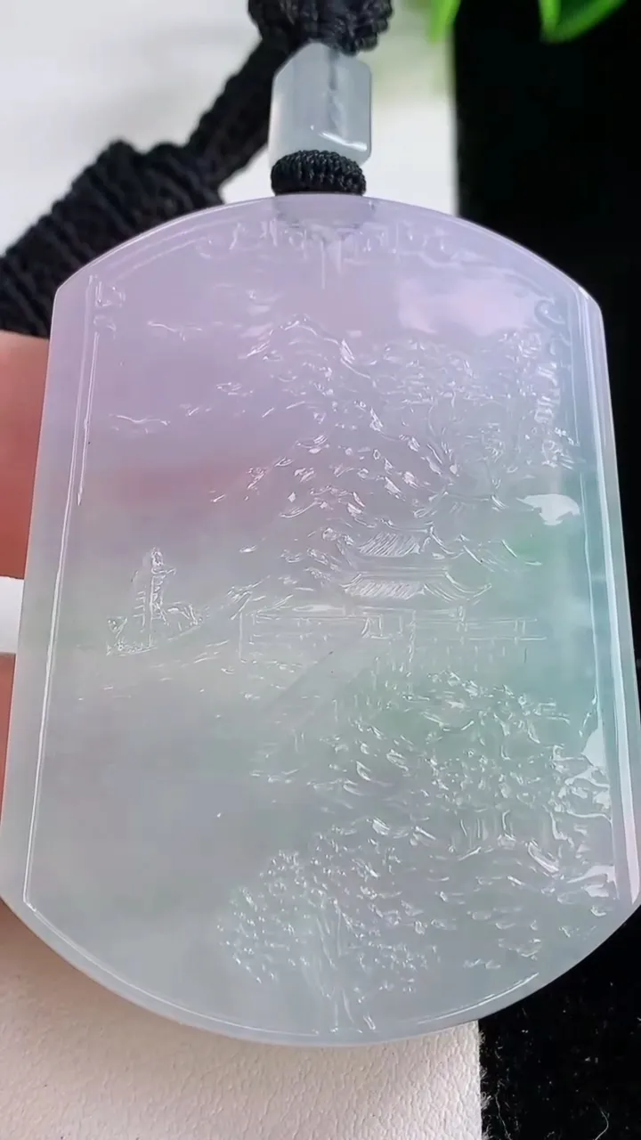 天然A货翡翠种春带彩紫罗兰山水牌吊坠，尺寸55-41.4-5.8，重量:39.64g
12月23日