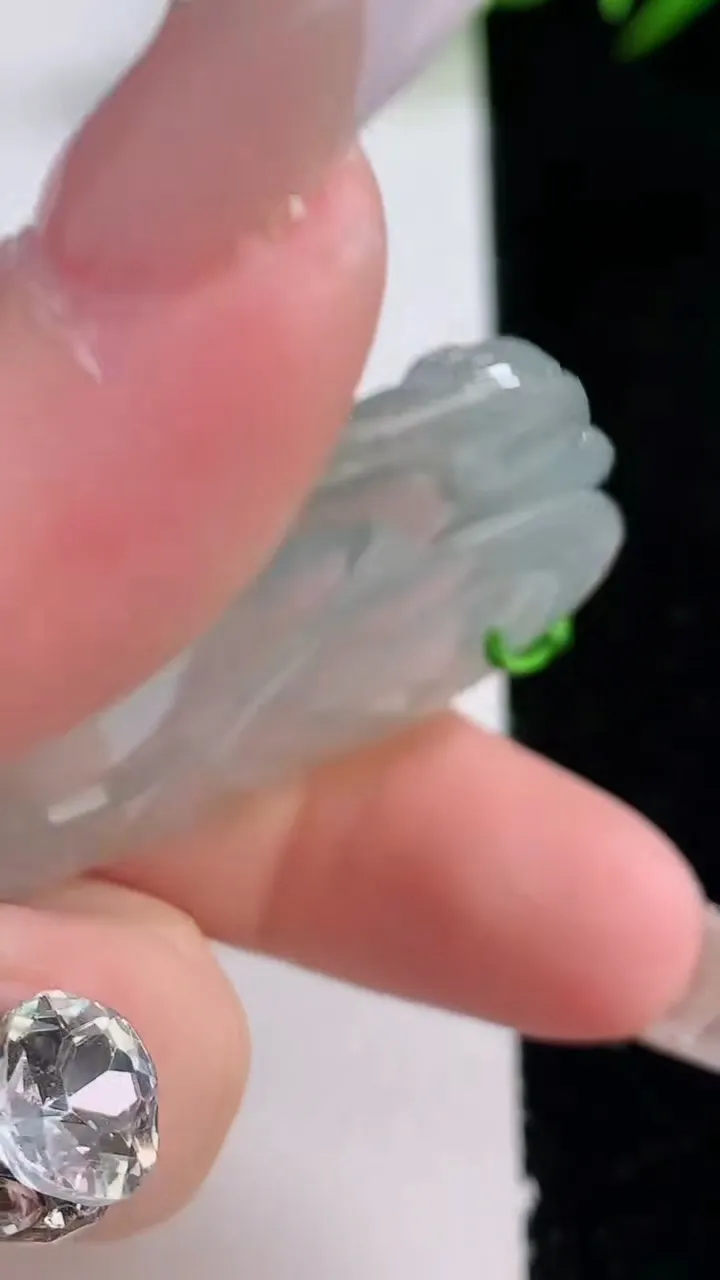 天然A货翡翠佛公吊坠，尺寸38.8-41.8-5.6，重量:14.21g
12月24日