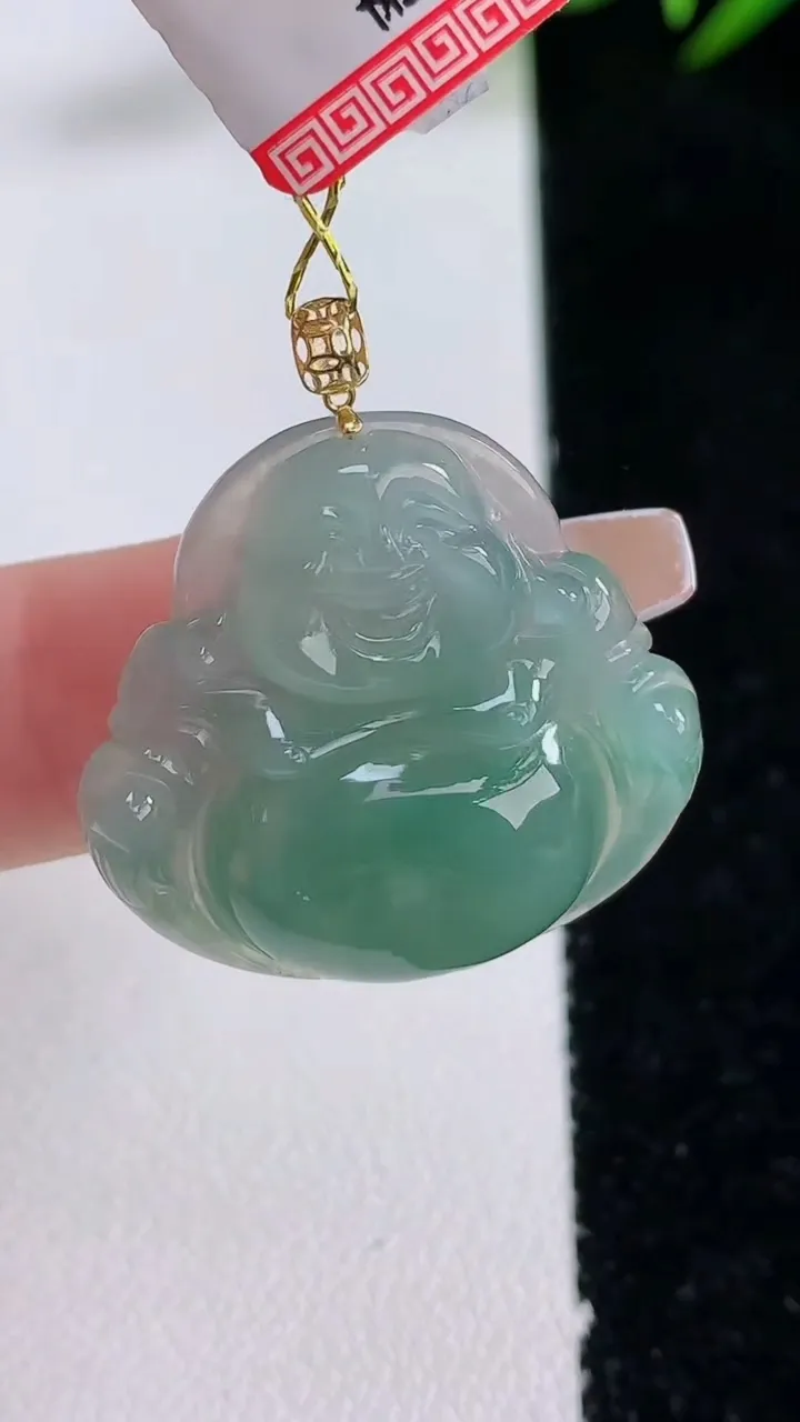 天然A货翡翠佛公吊坠，尺寸25-26.8-5.6，重量:5.85g
12月24日
