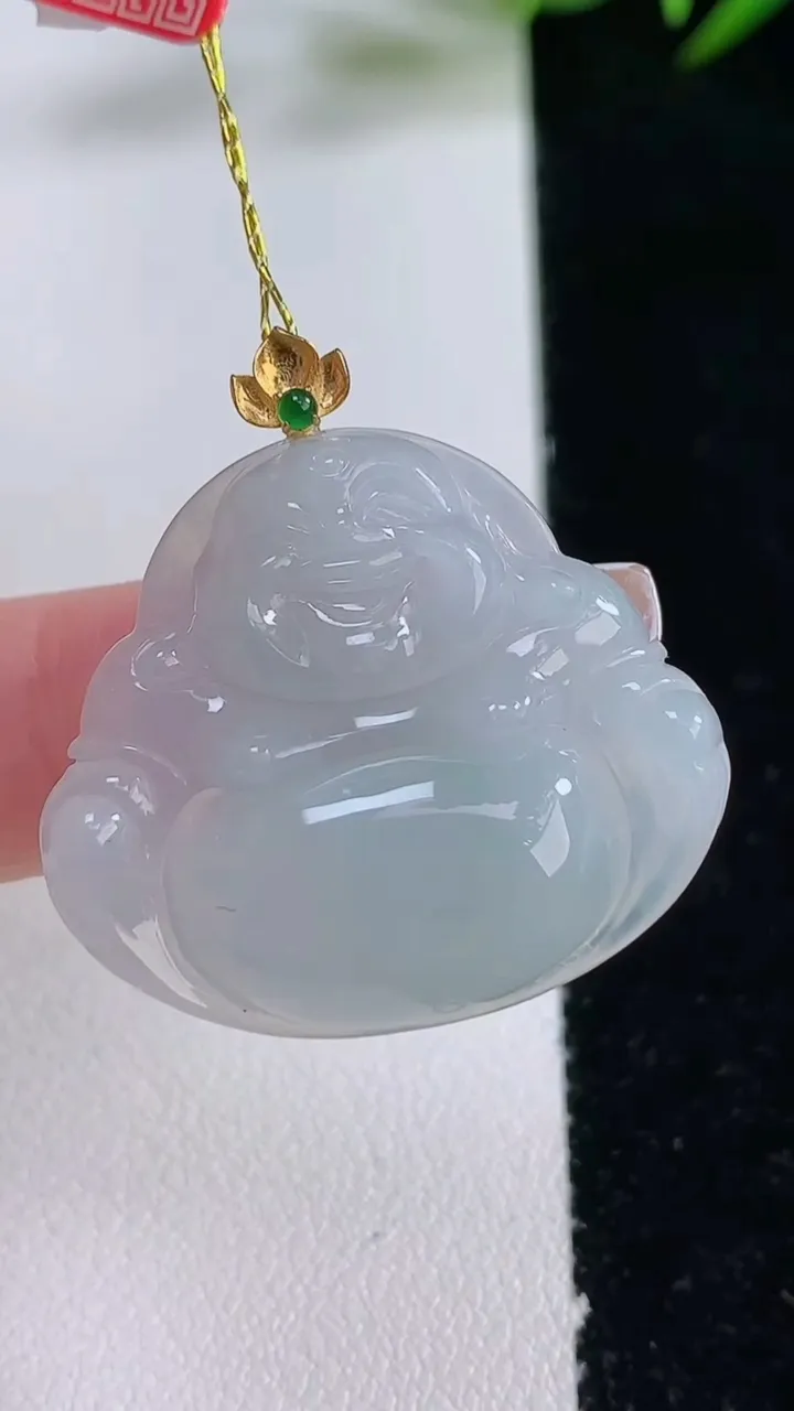 天然A货翡翠佛公吊坠，尺寸27.3-31-5.8，重量7.31g
12月24日
