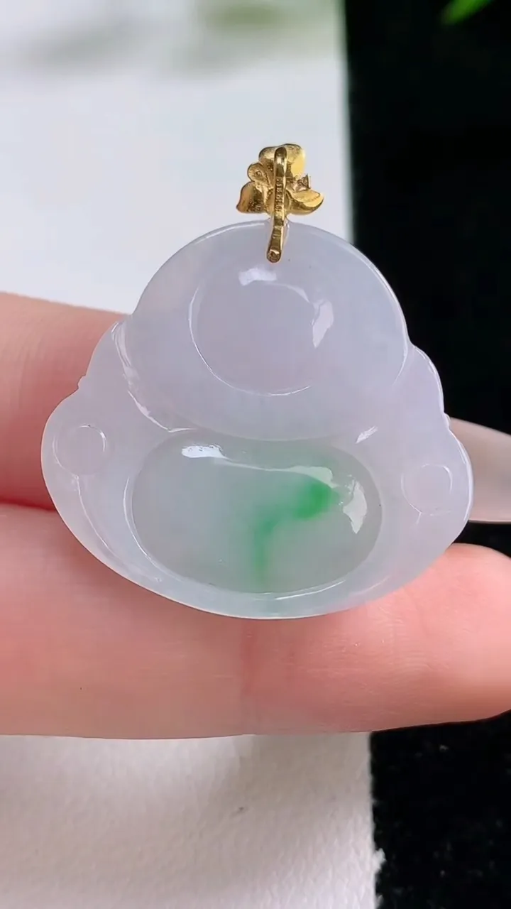 天然A货翡翠佛公吊坠，尺寸27.3-29.4-5.4，重量:6.70g
12月24日