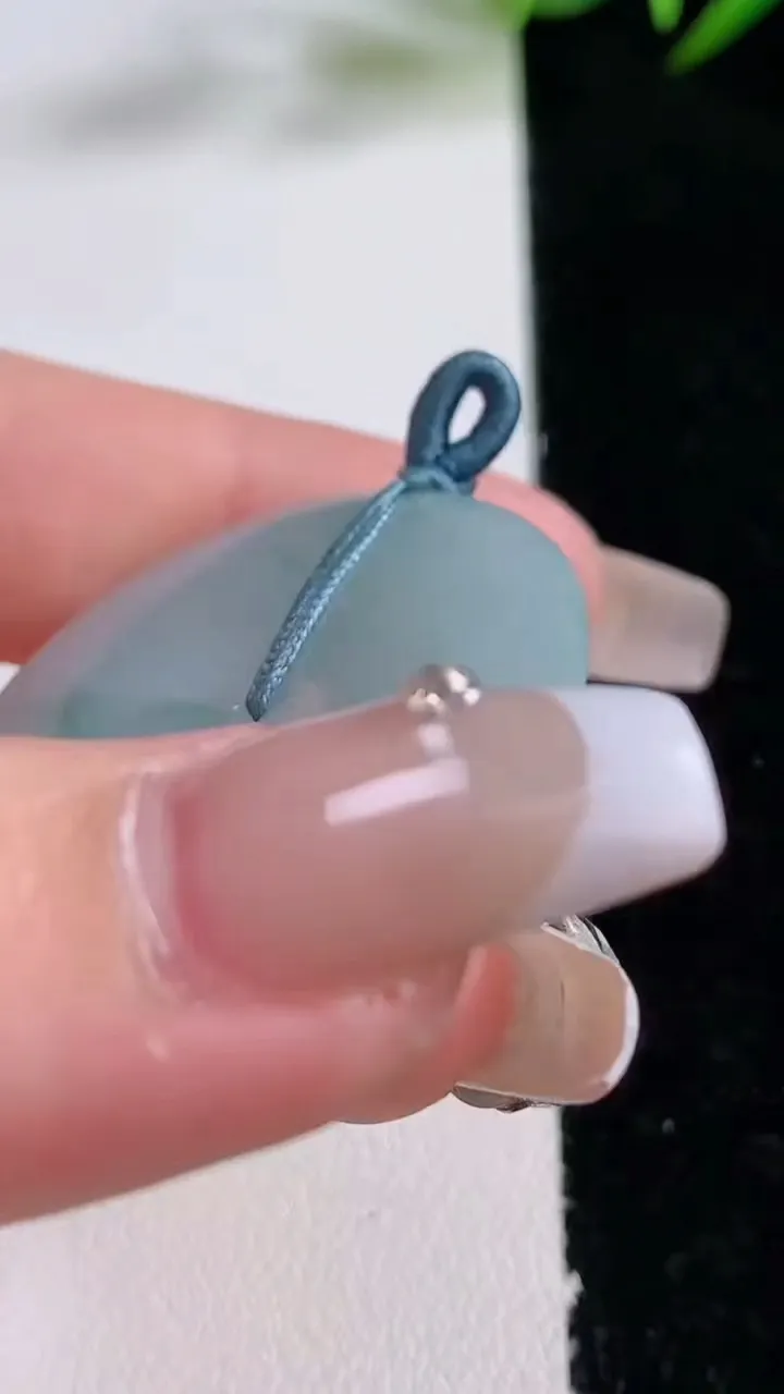 天然A货翡翠飘花平安扣吊坠，尺寸32.3-5，重量:11.97g
12月24日