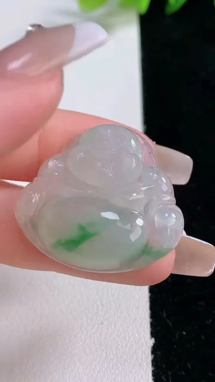 天然A货翡翠佛公吊坠，尺寸27.8-31.6-5.7，重量:7.81g
12月24日