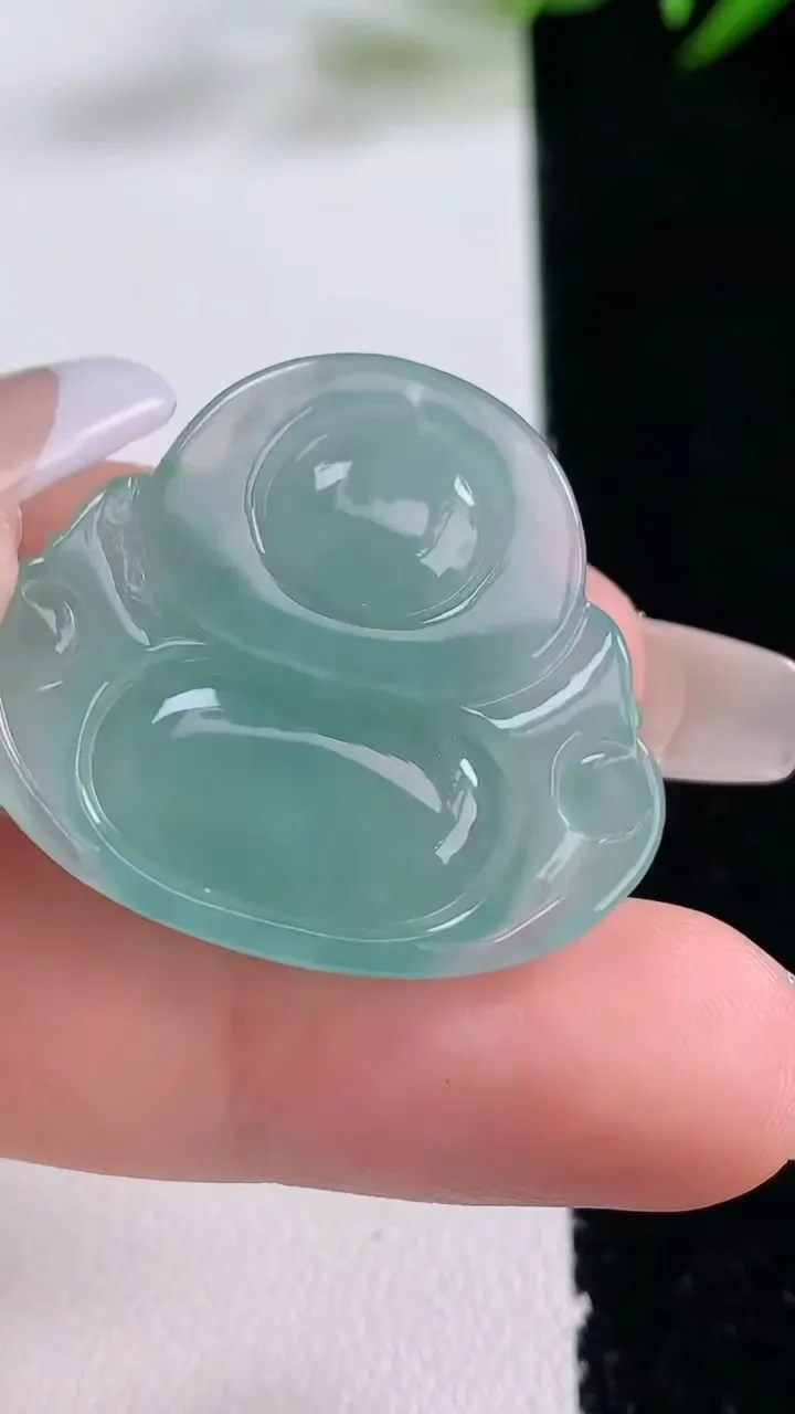 天然A货翡翠佛公吊坠，尺寸27-31-6.3，重量:7.94g
12月24日