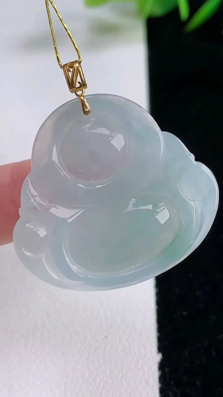 天然A货翡翠18K金飘花佛公吊坠，尺寸30.6-33.3-5.9，重量:9.44g
12月24日