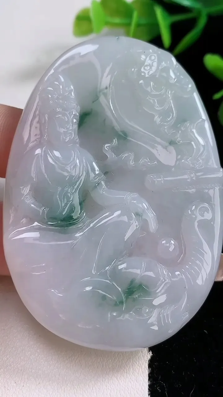 天然A货翡翠飘花普贤菩萨吊坠，尺寸68.2-47-5.2，重:36.02g
12月24日