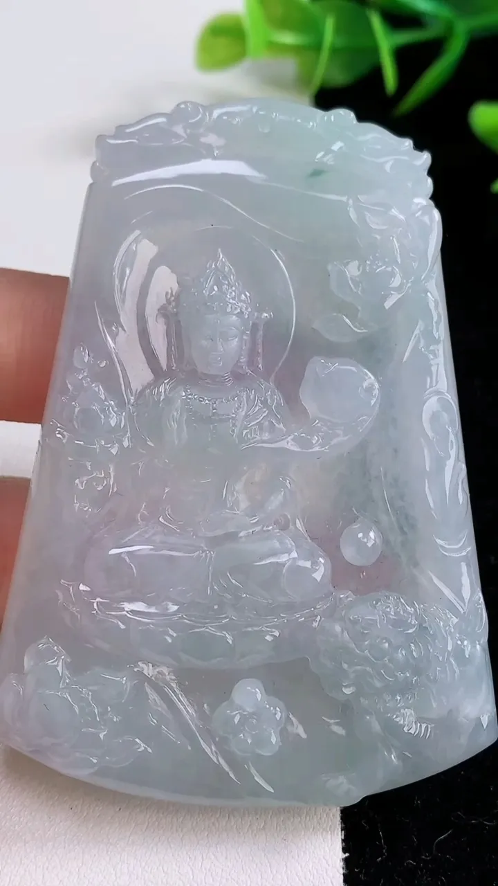 天然A货翡翠飘花文殊菩萨吊坠，尺寸72.5-50.6-5.9，重量:42.98g
12月24日