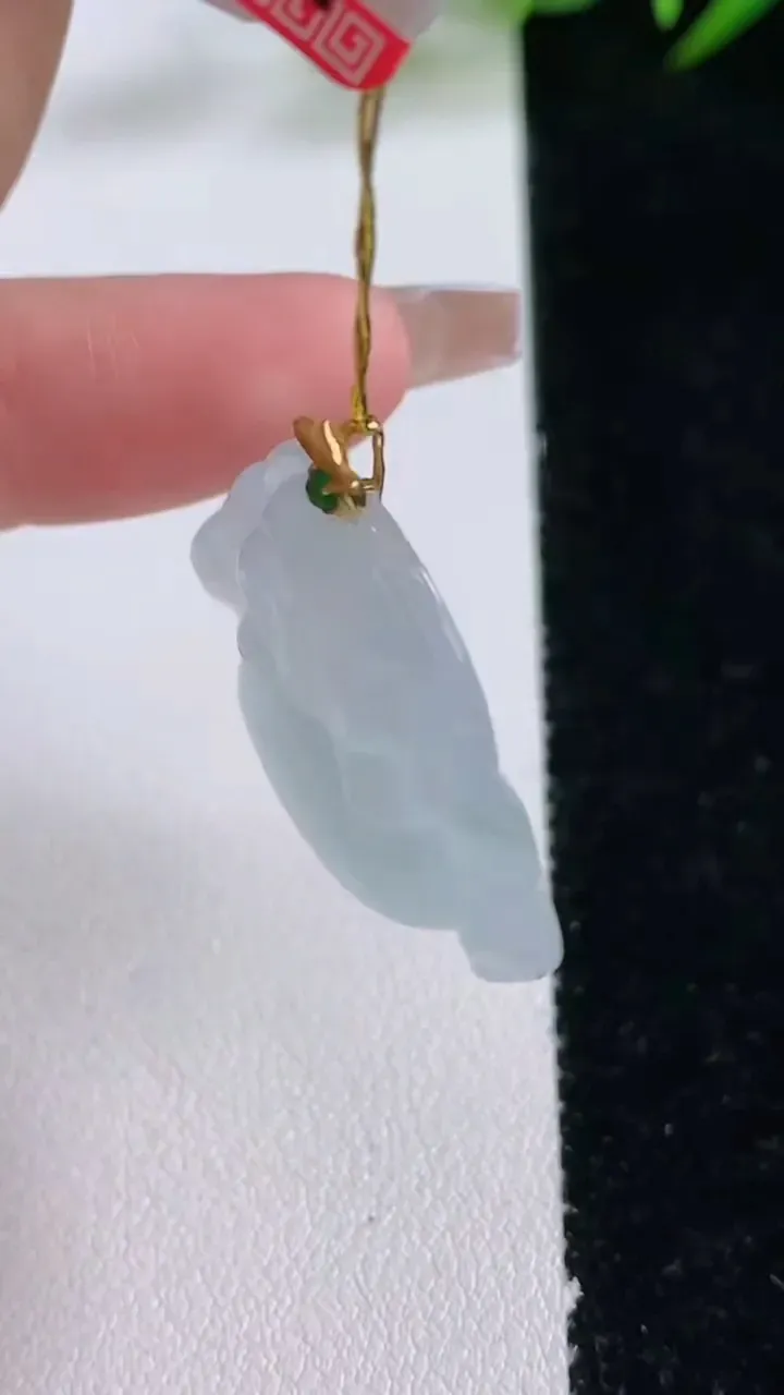 天然A货翡翠佛公吊坠，尺寸27.3-31-5.8，重量7.31g
12月24日