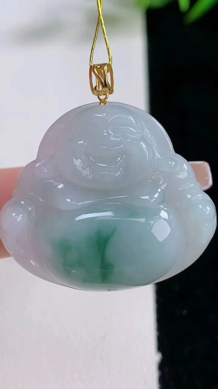 天然A货翡翠18K金飘花佛公吊坠，尺寸27.4-31.5-5.7，重量:7.71g
12月24日