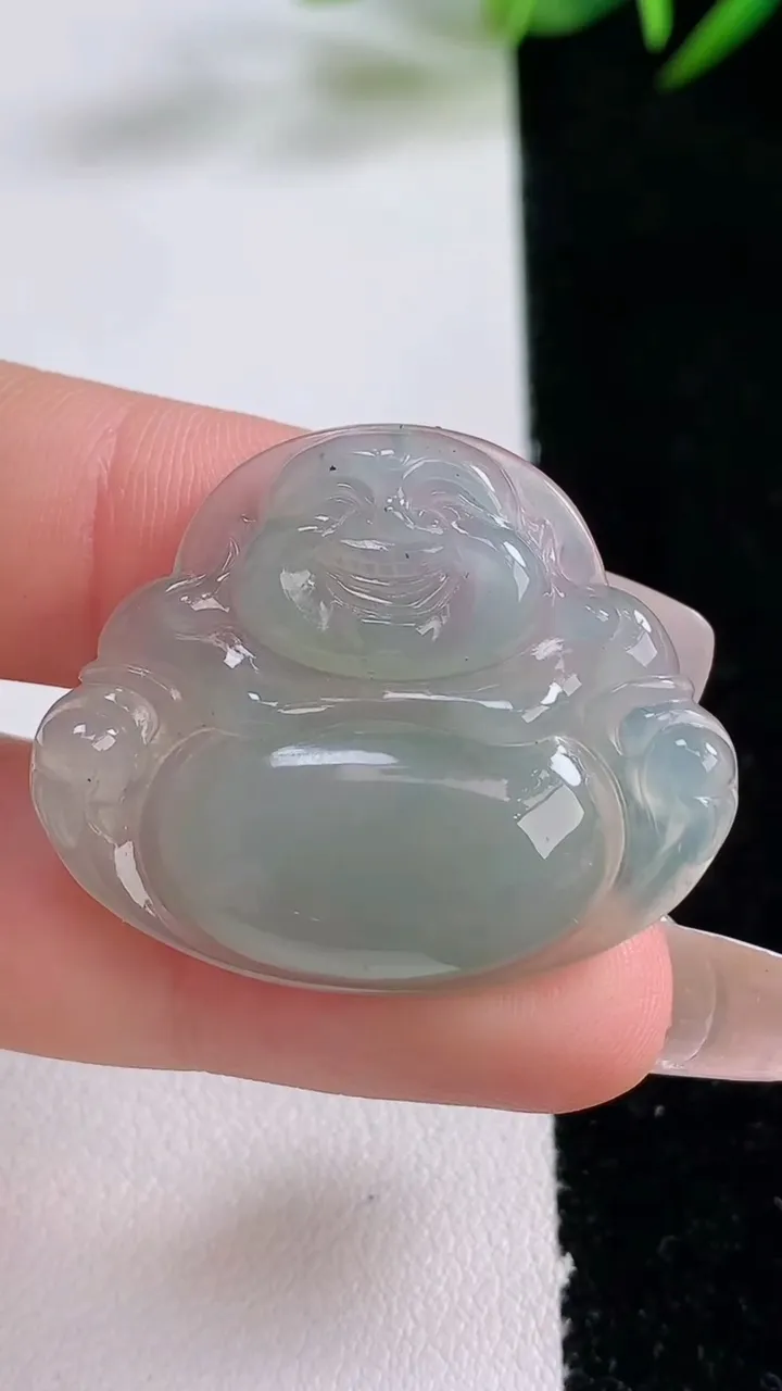 天然A货翡翠佛公吊坠，尺寸27.5-34-4.9，重量:6.94g
12月24日