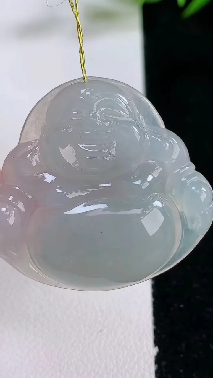 天然A货翡翠佛公吊坠，尺寸35.8-38-6.2，重量:12.35g
12月24日