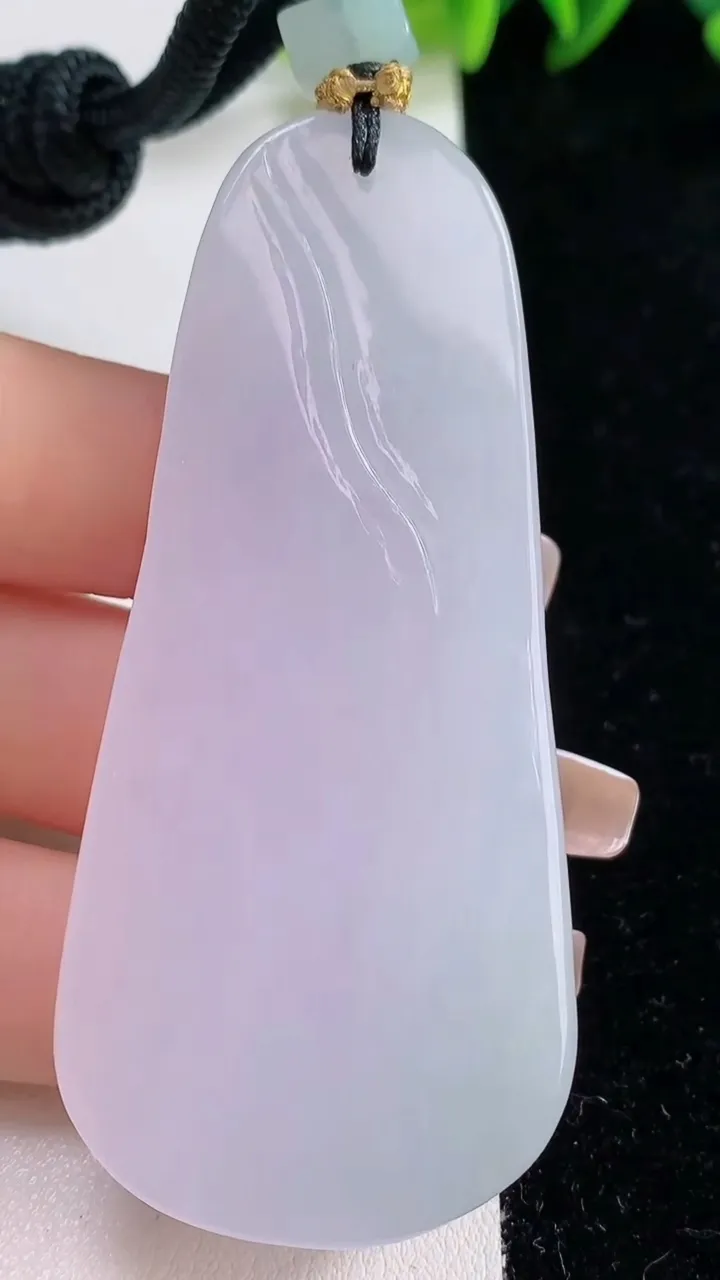 天然A货翡翠阿弥陀佛吊坠，尺寸69-31.2-11.6，重量:53.82g
12月24日